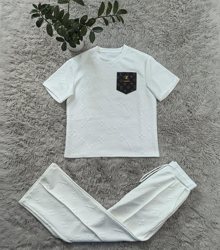 Louis Vuitton Tracksuit Wmns ID:20261003-156